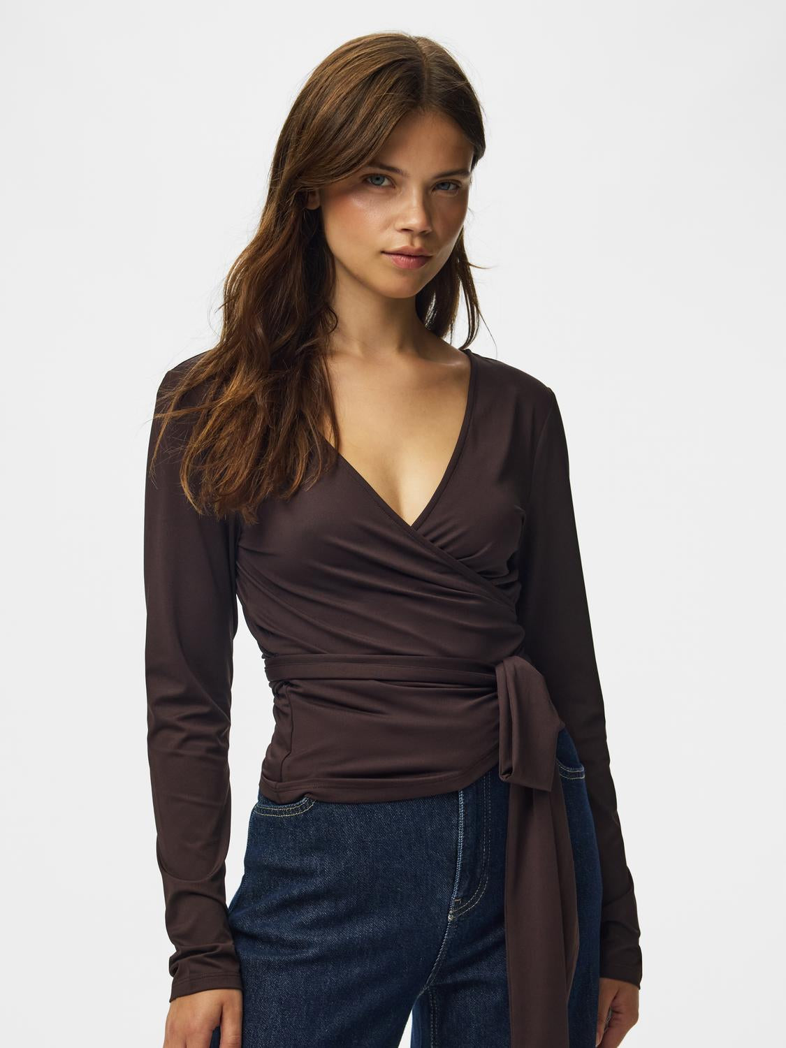 model_shot-front
